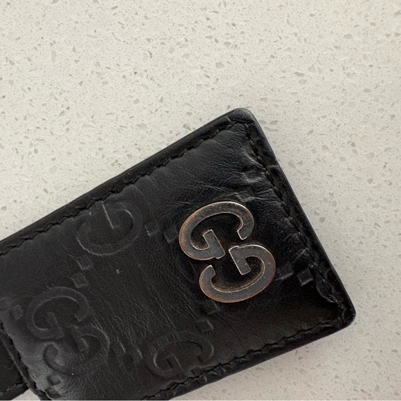 Gucci bag charm embossed GG Black Leather Keychain - Picture 3 of 5